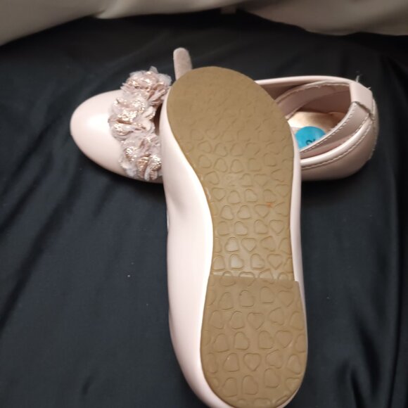 Shoes - Picture 2 of 3